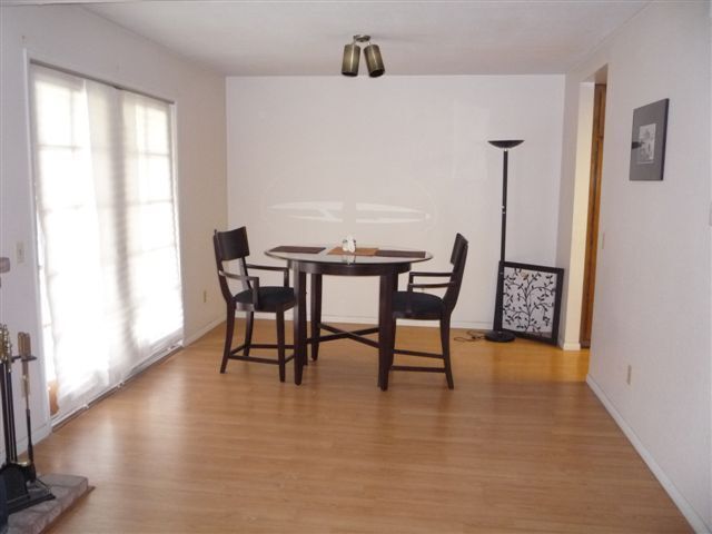 Building Photo - Spacious Updated Bonita Condo