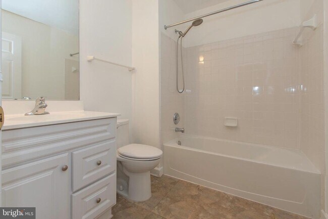 Building Photo - 13559 Flowerfield Dr