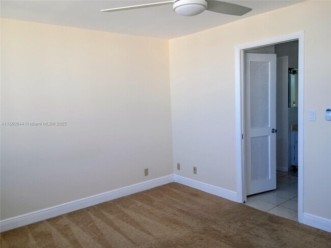 Building Photo - 1410 S Ocean Dr