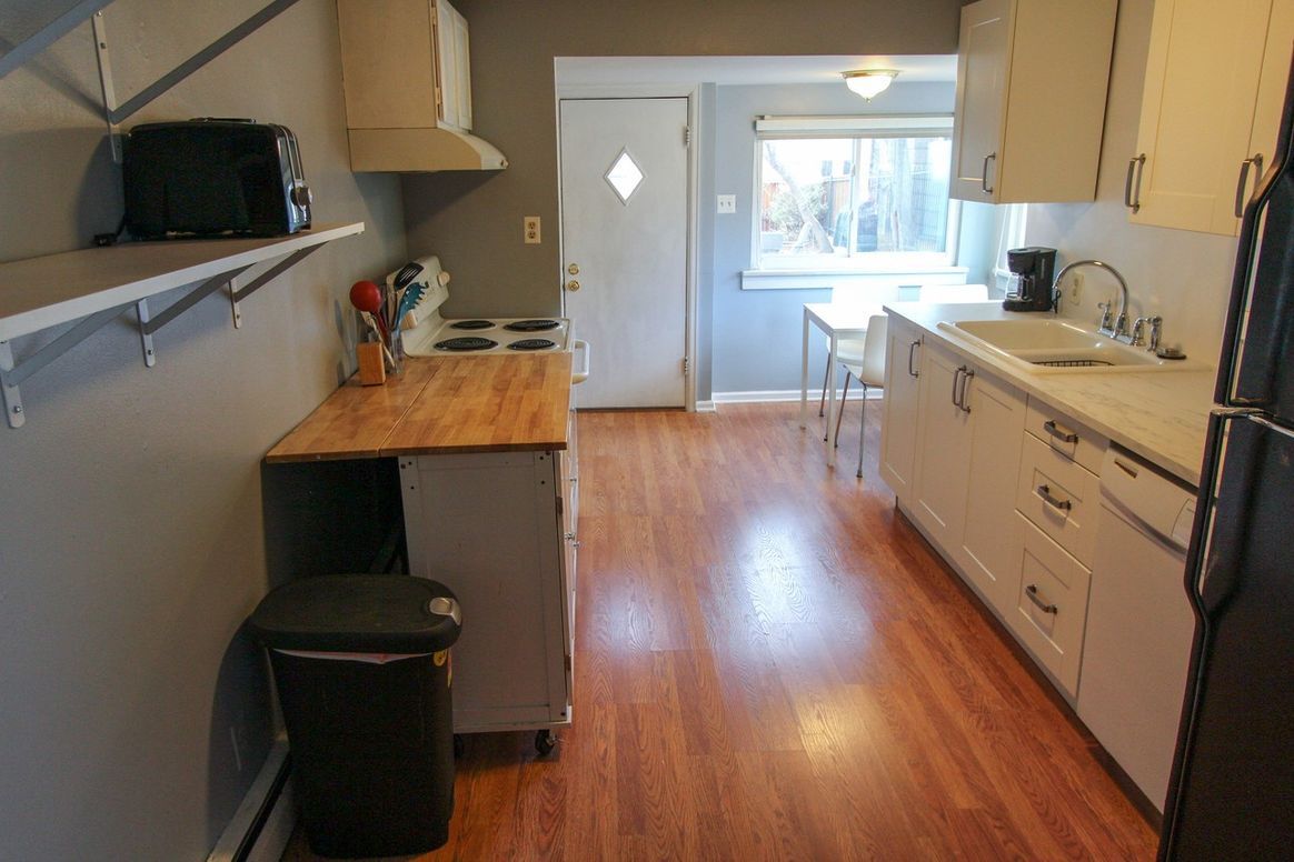 Building Photo - 1530 Pine St