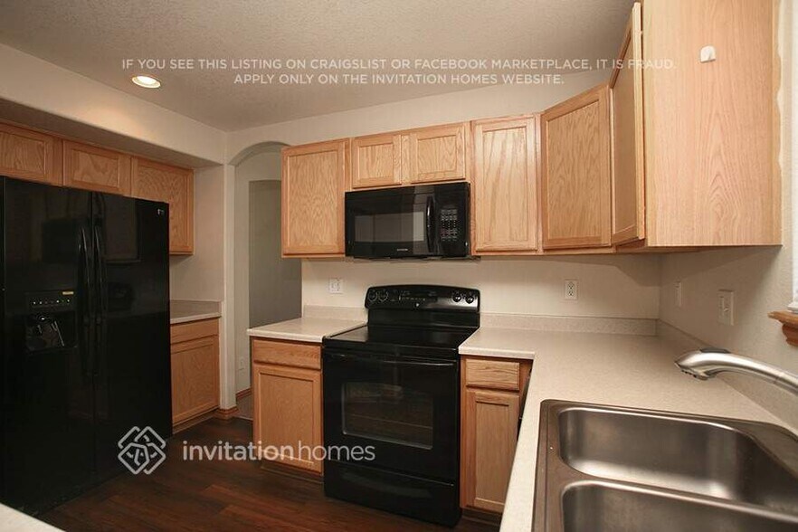 Building Photo - 2931 S Tower Way