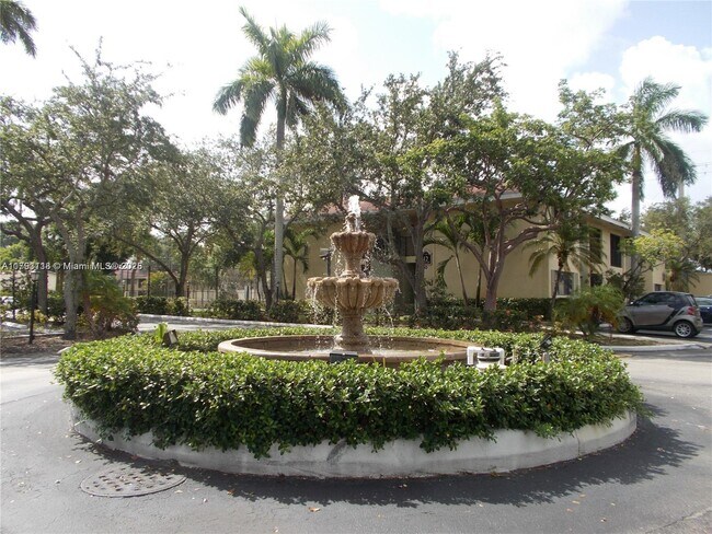 Building Photo - 2550 SW 18th Terrace