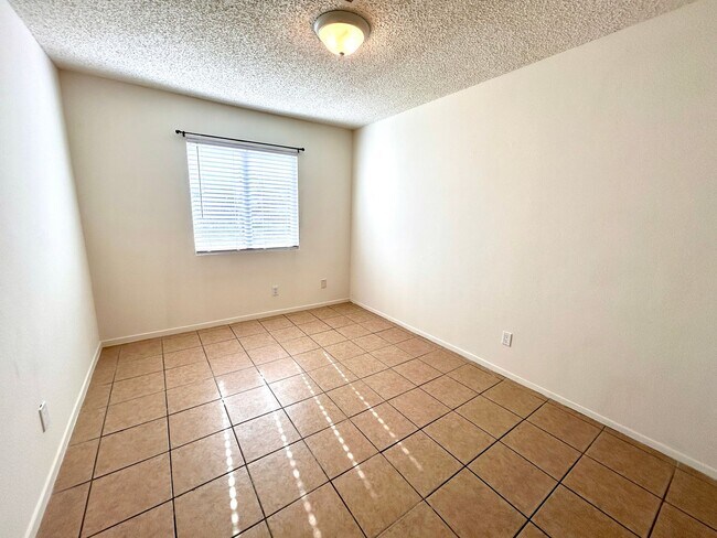 Building Photo - 6217 Yerba Ln