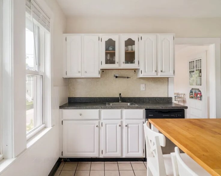 Building Photo - 36 Burgoyne St