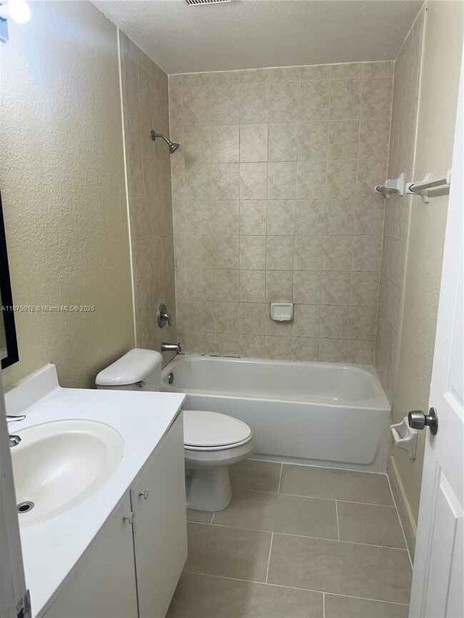 Building Photo - 2834 SE 16th Ave