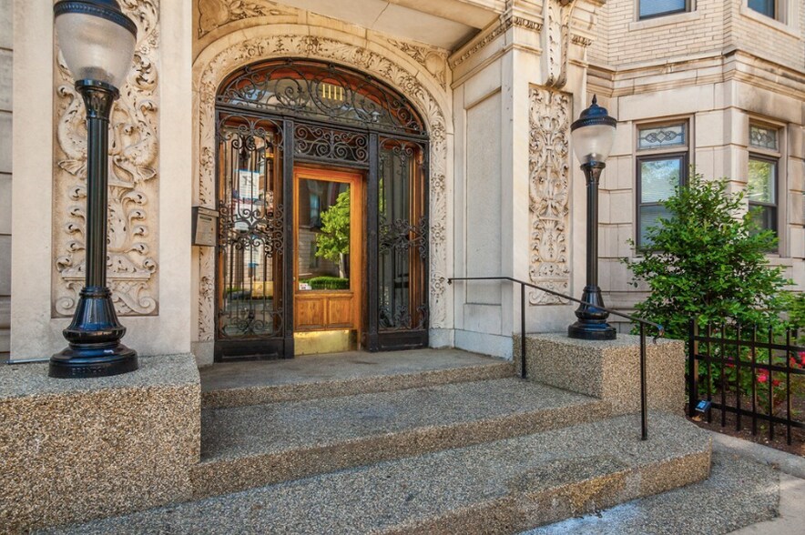 Building Photo - 1111 Boylston St