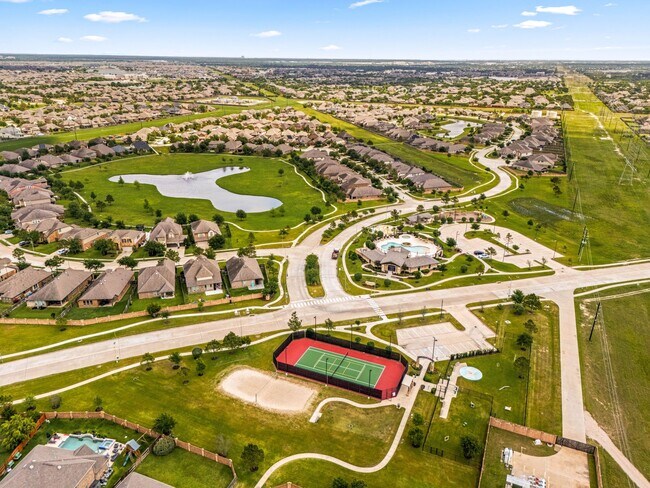 Building Photo - 9338 Taylor Cliff Ln