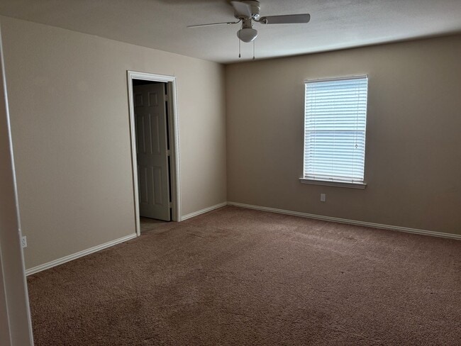 Building Photo - 3/2/2 in Preston Club off Highway 82!