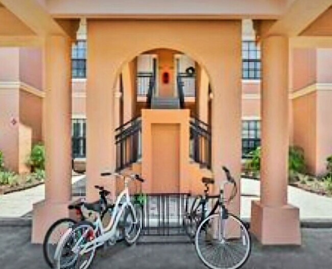 Building Photo - 300 Via Castilla