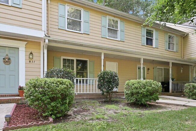 Building Photo - 839 Dalewood Dr