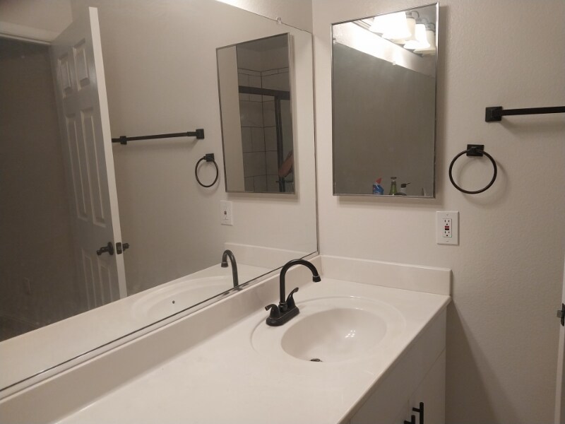 Building Photo - 10552 Pine Pointe Ave