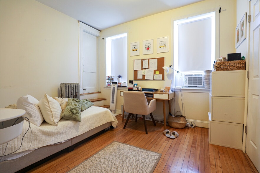 Building Photo - 33 Egmont St