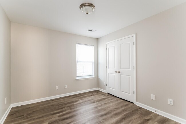 Building Photo - 2220 Walcot Way