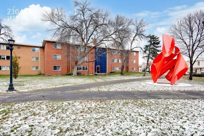 Building Photo - 230 W Fuller Ave