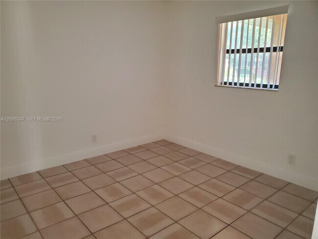 Building Photo - 9203 NW 38th Dr