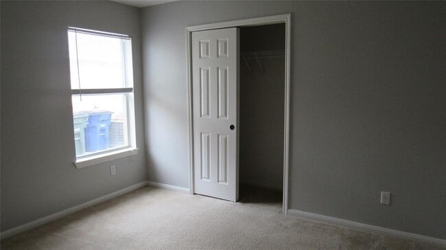 Building Photo - 1510 Ridgewood Dr