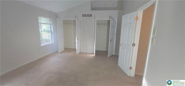 Building Photo - 1600 Greystone Cir