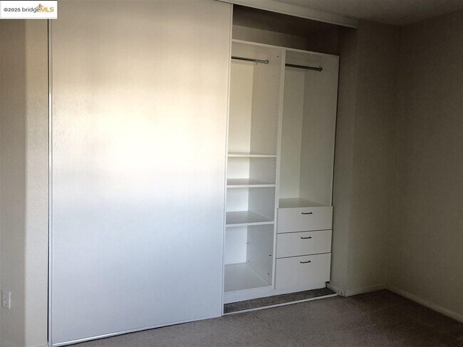 Building Photo - 861 Orchid Ct