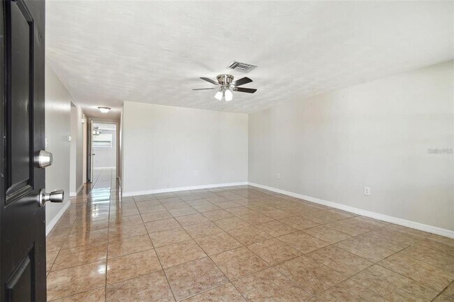Building Photo - 3600 Umber Rd