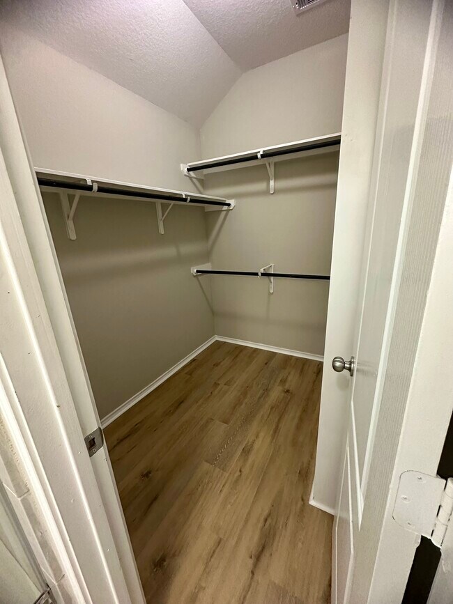 Building Photo - 3426 Hughes Mdw Wy