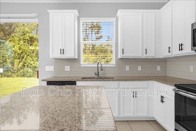 Building Photo - 6785 Tussilago Way