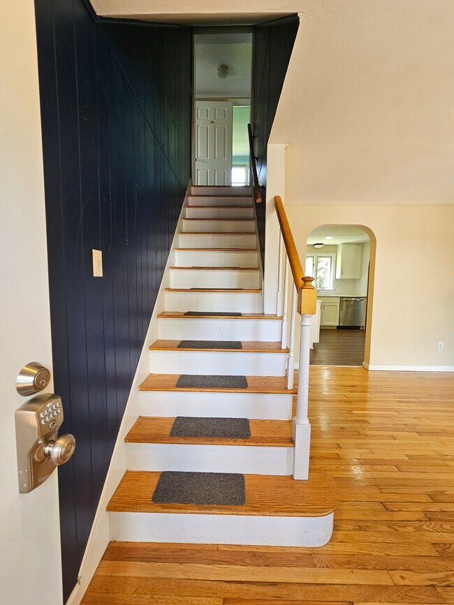 Building Photo - 205 Catlin Rd