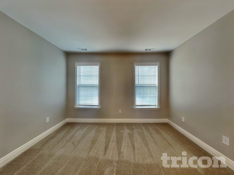 Building Photo - 461 Kimball Loop