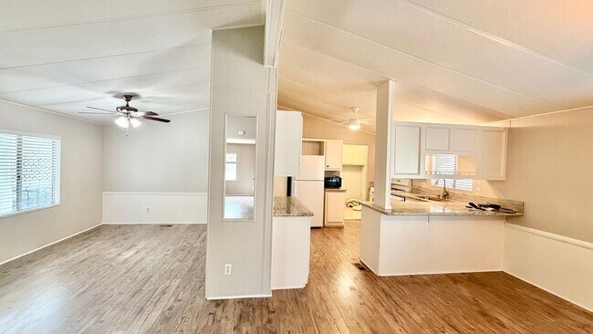 Building Photo - 33259 Homestead Ln