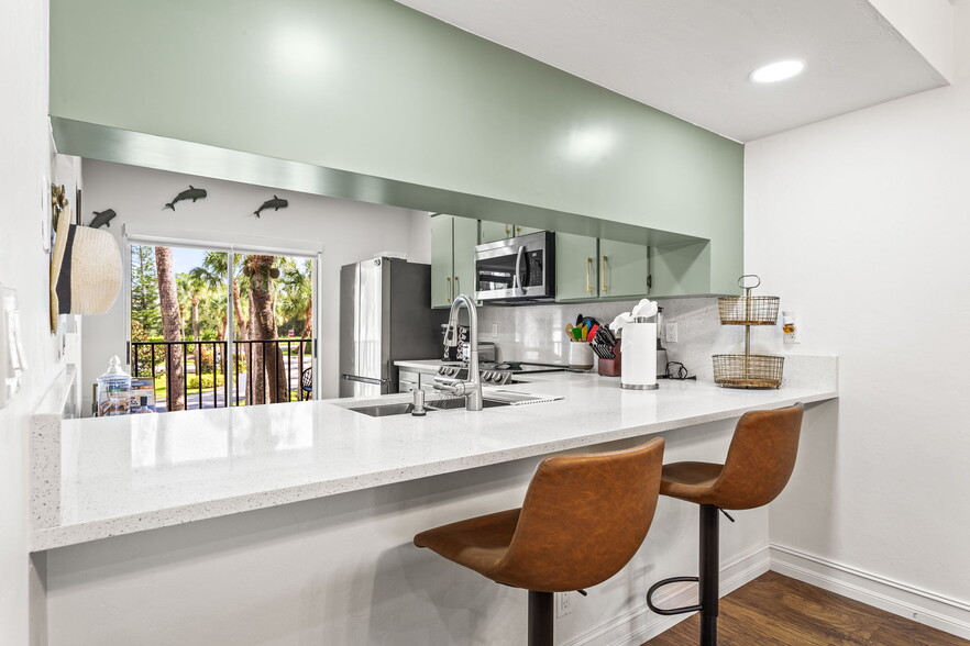 Kitchen Breakfast Nook - 4040 Ice Castle Way