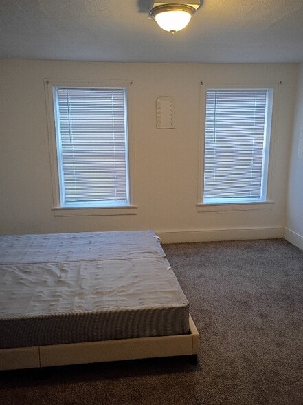 Building Photo - 1009 Willow St