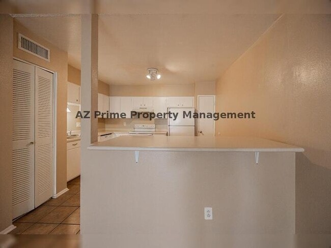 Building Photo - 720 S Dobson Rd