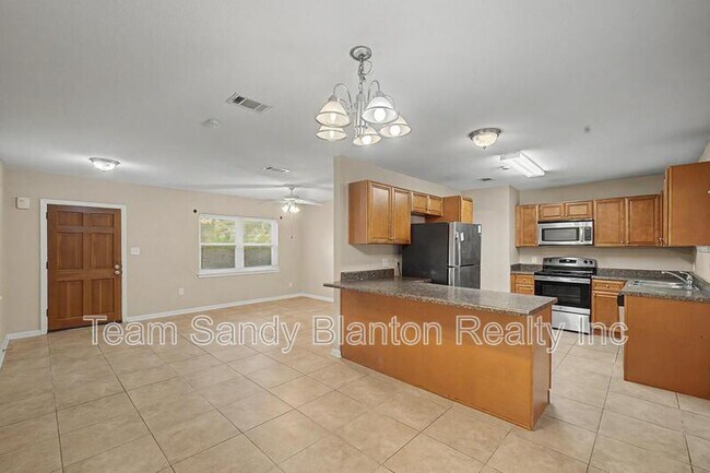 Building Photo - 560 N 72nd Ave