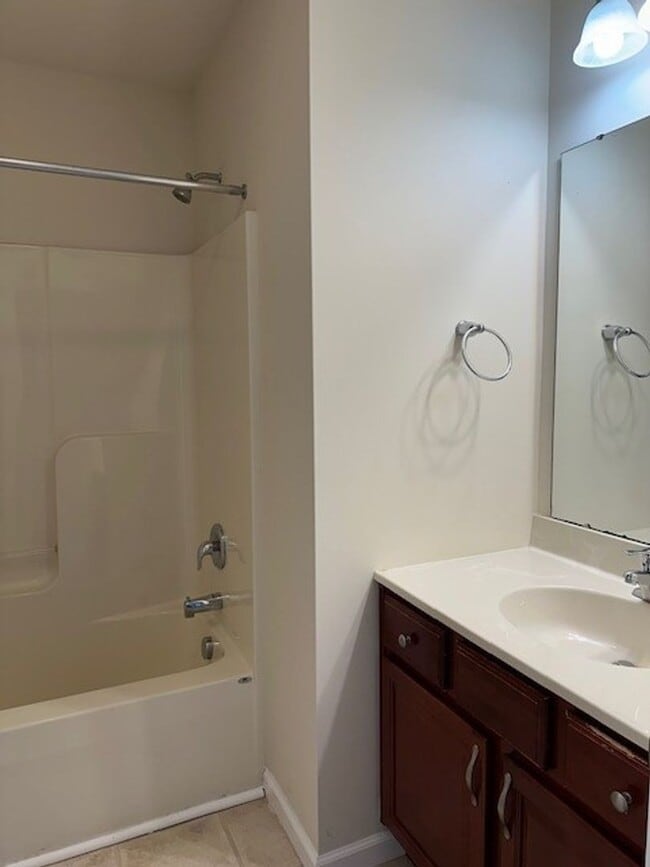 Building Photo - 6443 Creekbend Dr