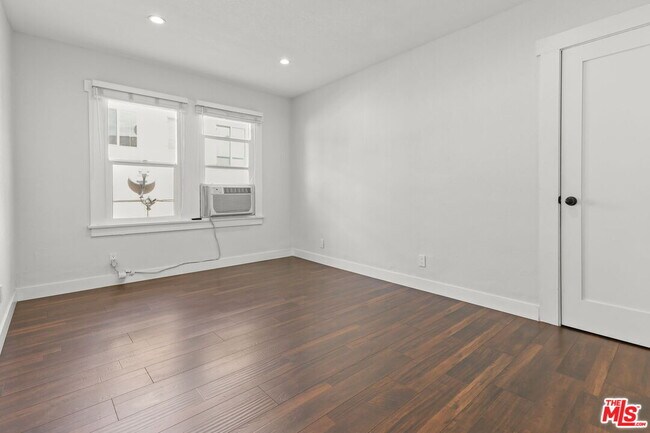 Building Photo - 1756 N La Brea Ave