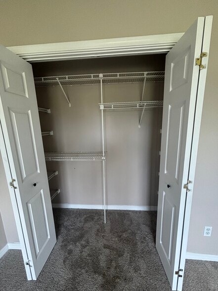 Building Photo - 7432 San Ramon Dr