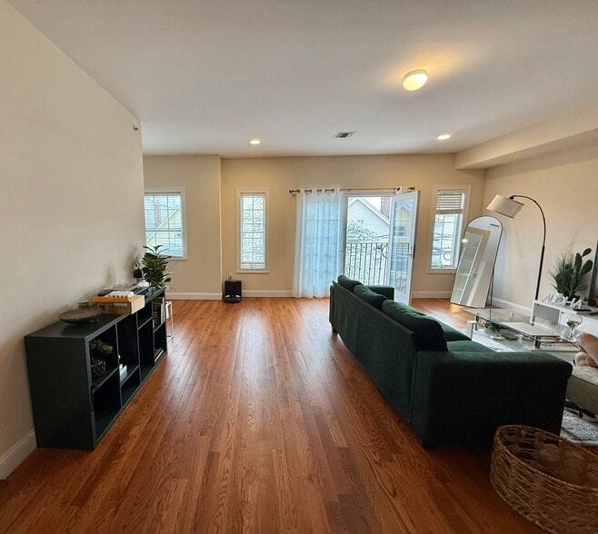 Building Photo - 313 Frank E Rodgers Blvd N