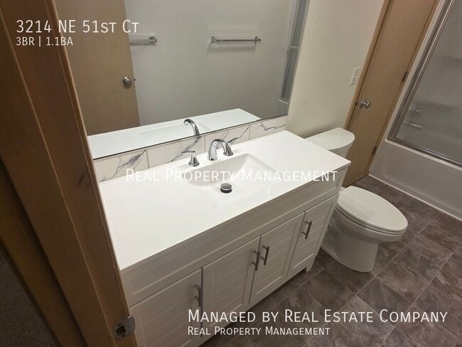 Building Photo - 3214 NE 51st Ct