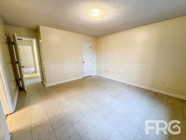 Building Photo - 3313 Parkway Ct