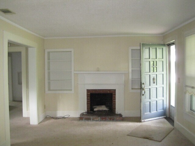 Building Photo - 107 N Church St