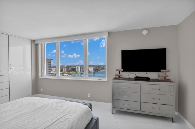 Building Photo - 500 S Ocean Blvd