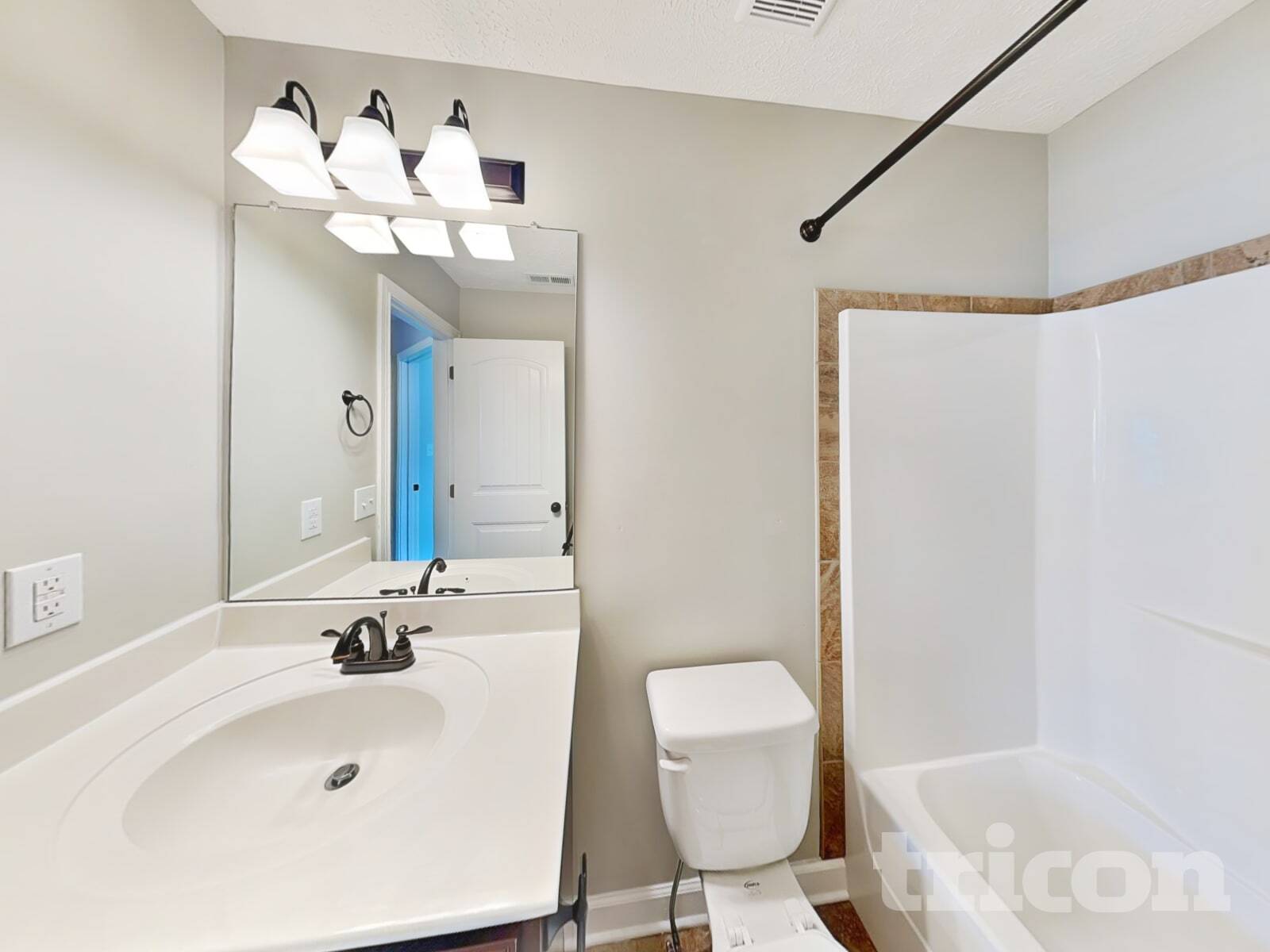 Building Photo - 3772 Windhaven Dr
