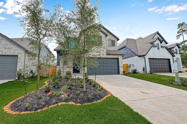Building Photo - 323 Highland Bayou Dr