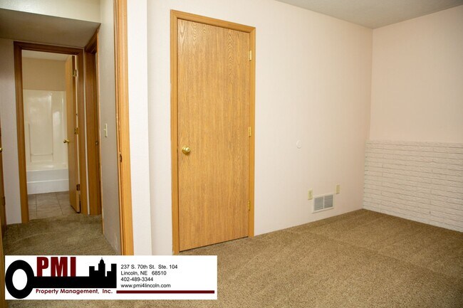 Building Photo - 1738 N 27th St