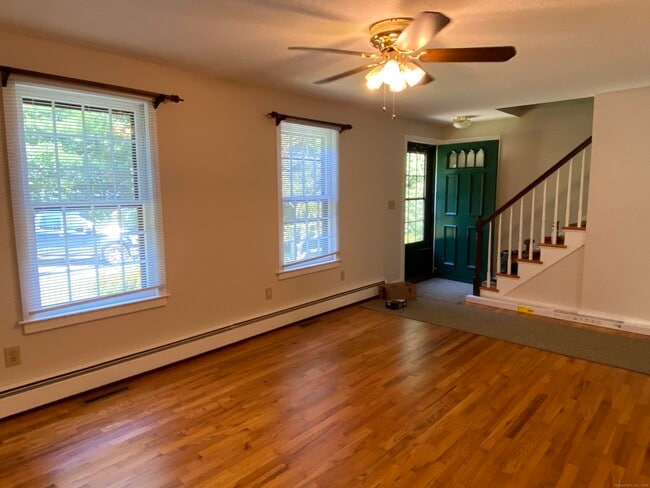 Building Photo - 58 Trailwood Dr