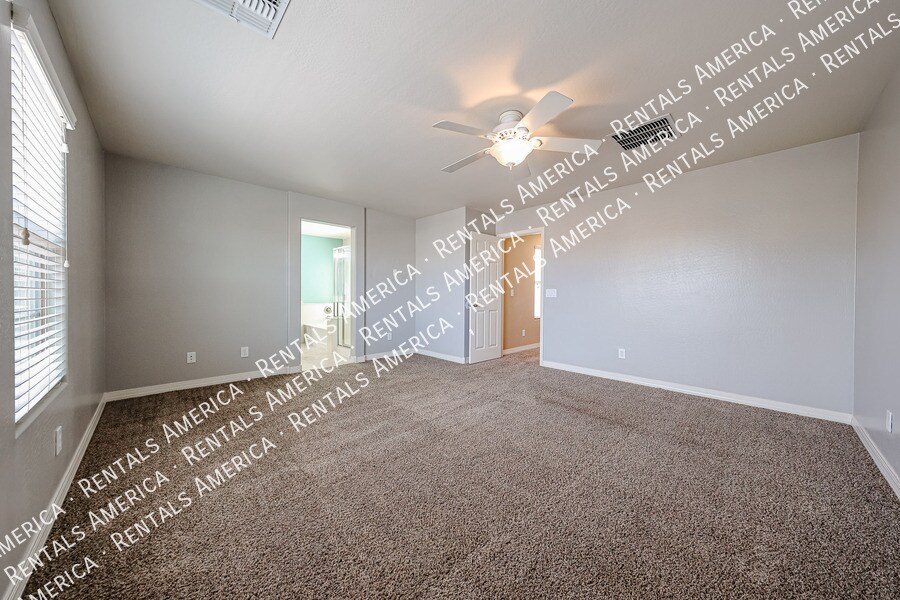 Building Photo - 8959 W Northview Ave