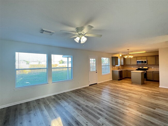 Building Photo - 11811 Madison Kendall Ln