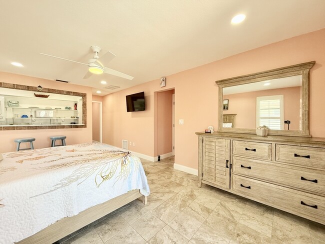 Building Photo - 13151 84th Terrace N