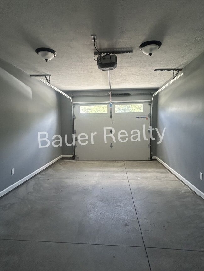 Building Photo - 47 Grove Ave