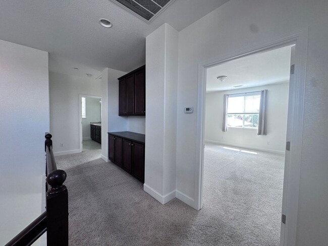 Building Photo - 10735 Ridgebrook Dr