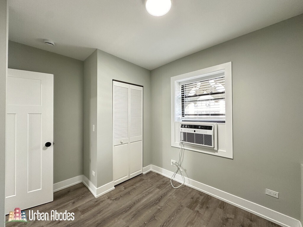 Building Photo - 503 W Belmont Ave